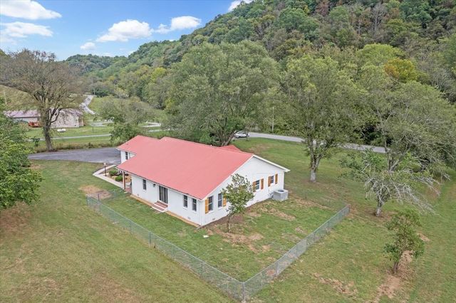 315 Little Creek Rd, Pleasant Shade, TN 37145