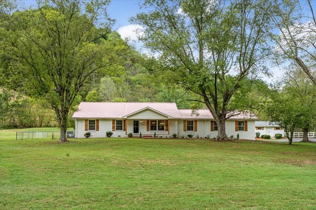 315 Little Creek Rd, Pleasant Shade, TN 37145