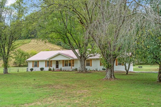 315 Little Creek Rd, Pleasant Shade, TN 37145