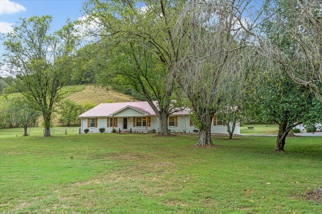 315 Little Creek Rd, Pleasant Shade, TN 37145
