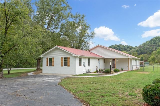 315 Little Creek Rd, Pleasant Shade, TN 37145