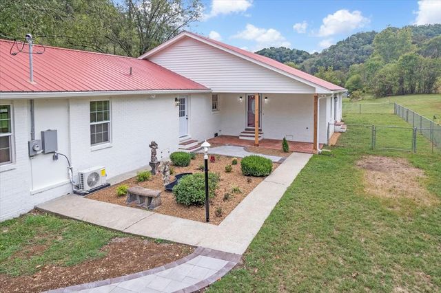 315 Little Creek Rd, Pleasant Shade, TN 37145