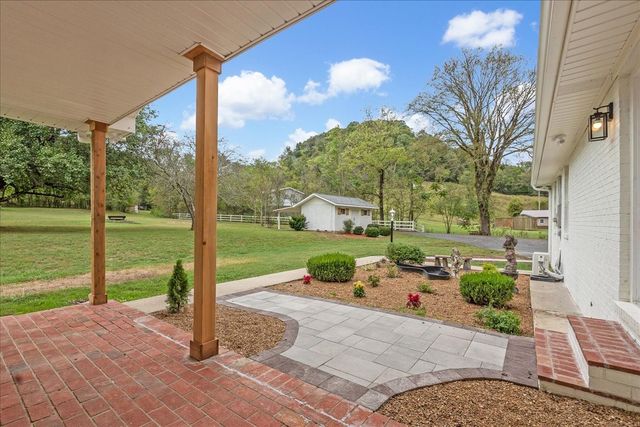315 Little Creek Rd, Pleasant Shade, TN 37145