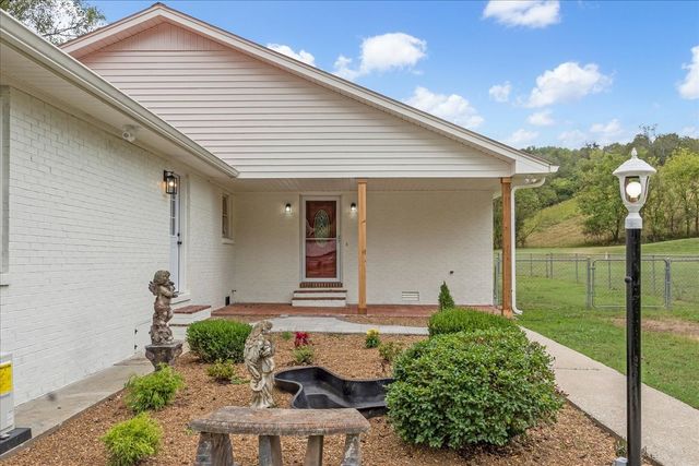 315 Little Creek Rd, Pleasant Shade, TN 37145