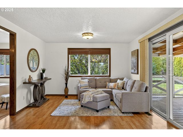 1427 Se Wendy Ave, Gresham, OR 97080