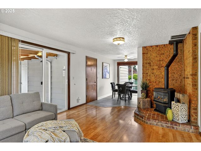 1427 Se Wendy Ave, Gresham, OR 97080