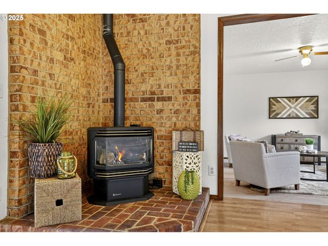 1427 Se Wendy Ave, Gresham, OR 97080