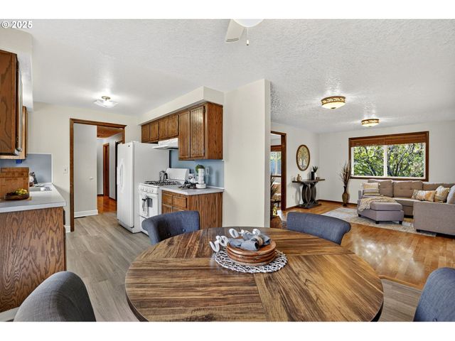 1427 Se Wendy Ave, Gresham, OR 97080