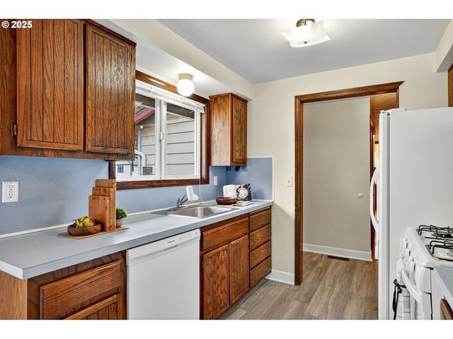 1427 Se Wendy Ave, Gresham, OR 97080