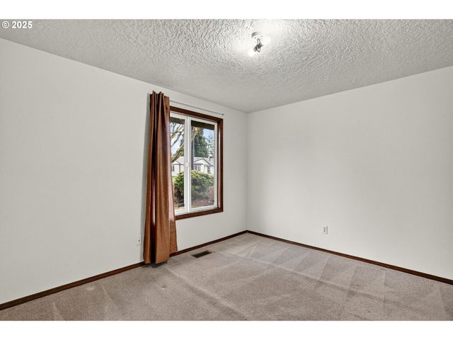 1427 Se Wendy Ave, Gresham, OR 97080