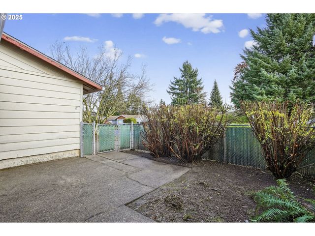 1427 Se Wendy Ave, Gresham, OR 97080