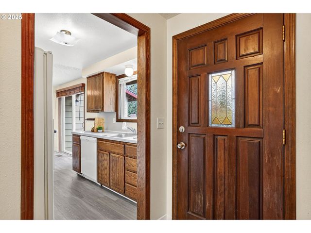 1427 Se Wendy Ave, Gresham, OR 97080