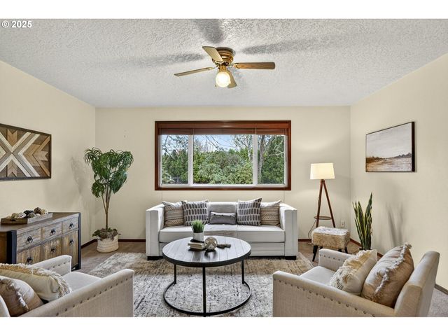 1427 Se Wendy Ave, Gresham, OR 97080