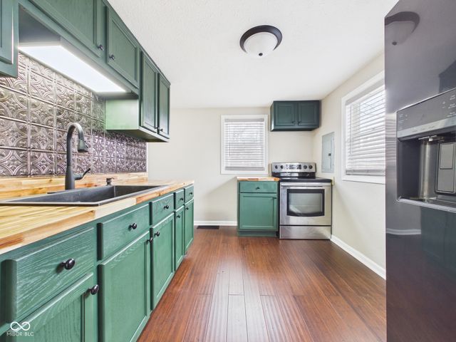 1005 E Jackson Street, Muncie, IN 47305