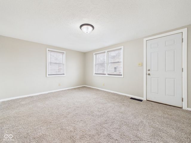 1005 E Jackson Street, Muncie, IN 47305