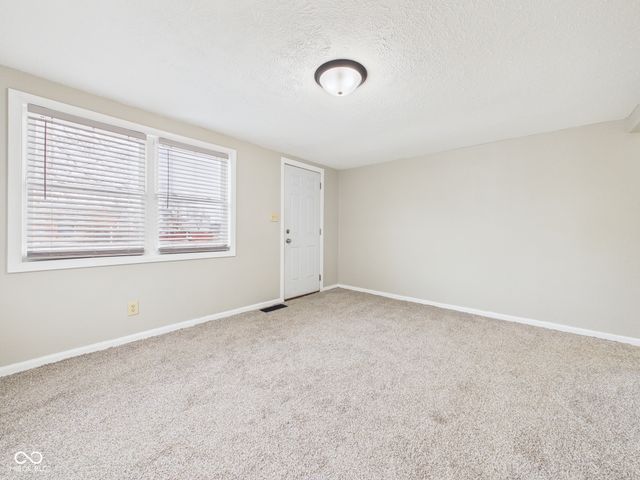 1005 E Jackson Street, Muncie, IN 47305