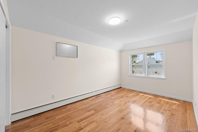 115-72A Newburg St, Saint Albans, NY 11412