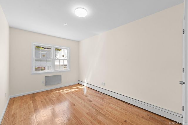 115-72A Newburg St, Saint Albans, NY 11412