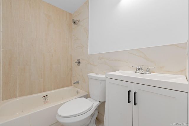115-72A Newburg St, Saint Albans, NY 11412