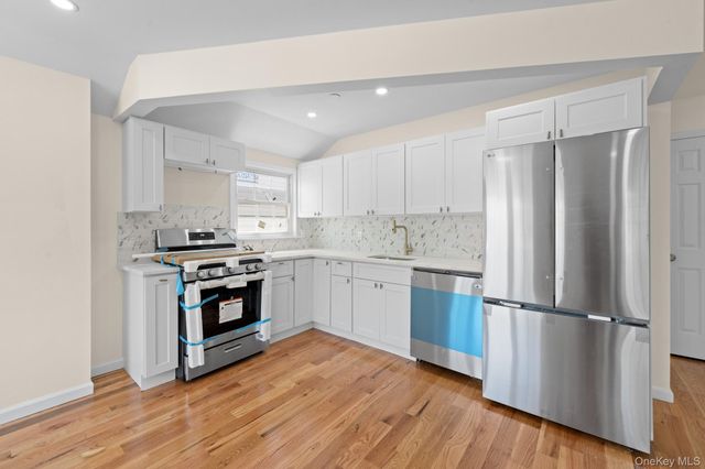 115-72A Newburg St, Saint Albans, NY 11412