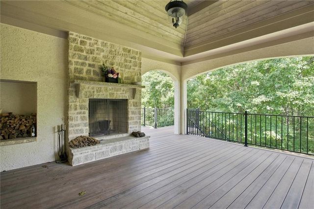 14555 Oak Valley Drive, Gardner, KS 66030