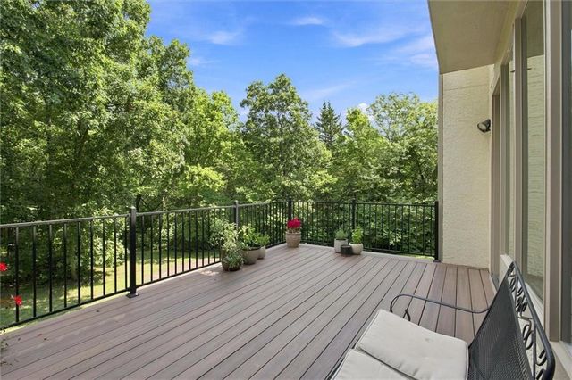 14555 Oak Valley Drive, Gardner, KS 66030