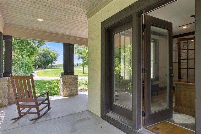 14555 Oak Valley Drive, Gardner, KS 66030