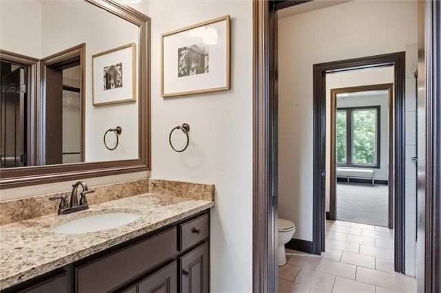 14555 Oak Valley Drive, Gardner, KS 66030