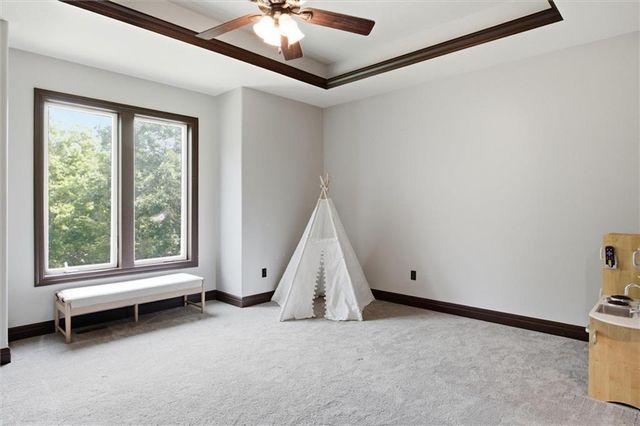14555 Oak Valley Drive, Gardner, KS 66030