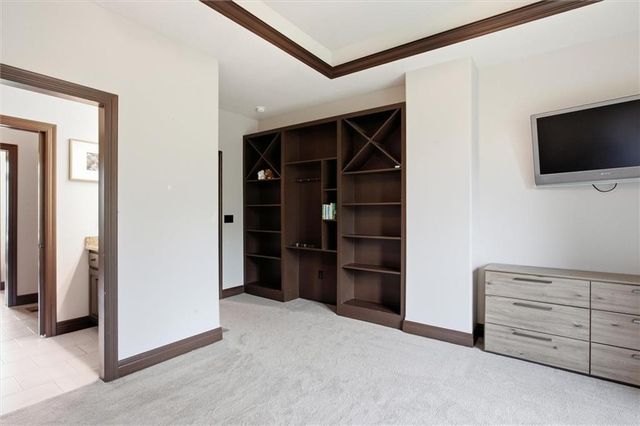 14555 Oak Valley Drive, Gardner, KS 66030