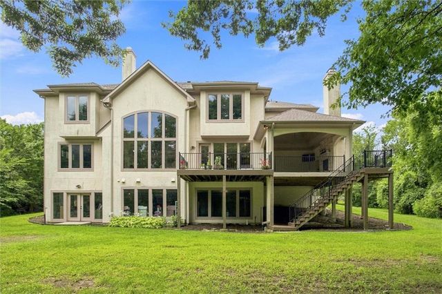14555 Oak Valley Drive, Gardner, KS 66030