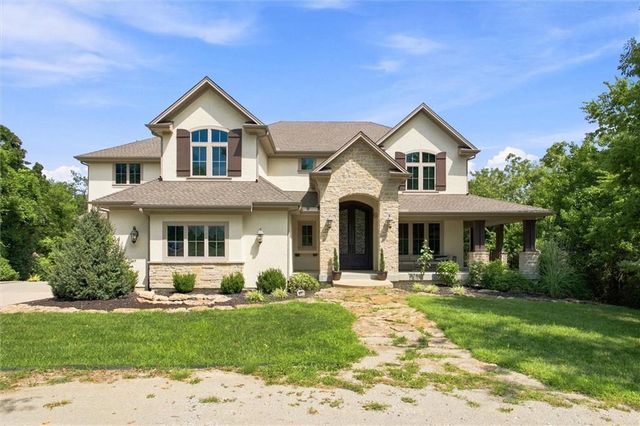 14555 Oak Valley Drive, Gardner, KS 66030