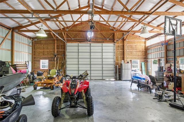 14555 Oak Valley Drive, Gardner, KS 66030