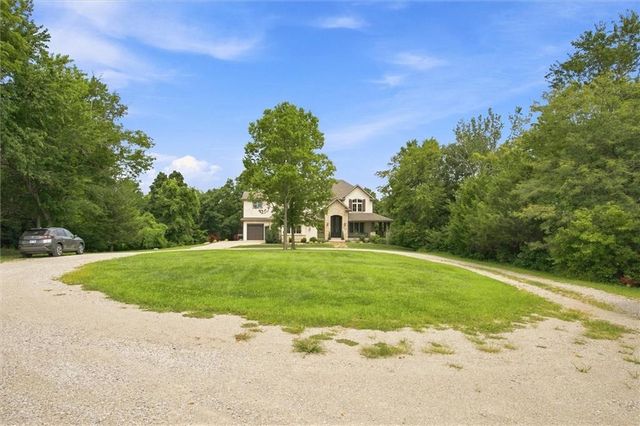 14555 Oak Valley Drive, Gardner, KS 66030