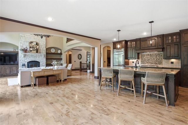 14555 Oak Valley Drive, Gardner, KS 66030