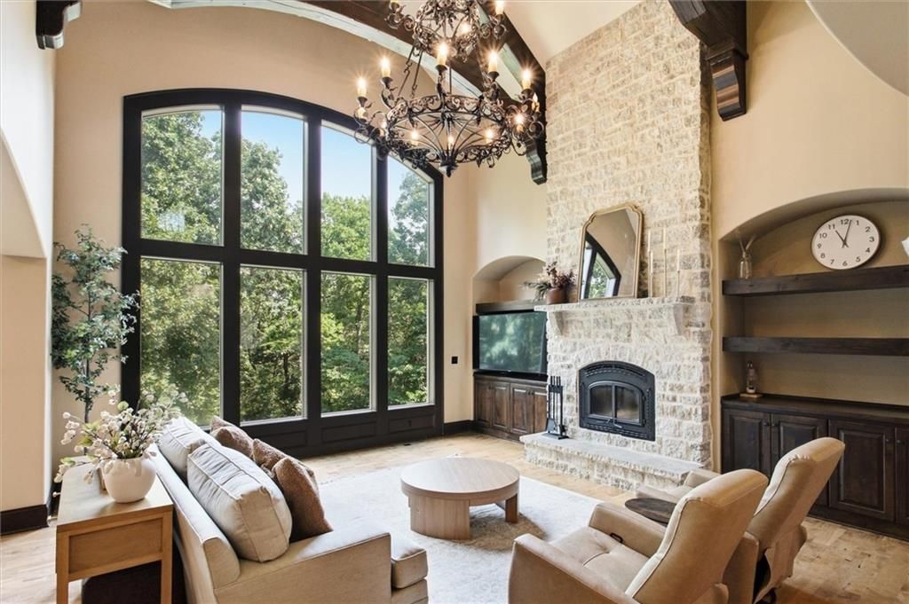 14555 Oak Valley Drive, Gardner, KS 66030