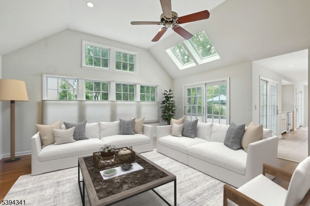 2 Quimby Ln, Mendham Boro, NJ 07945