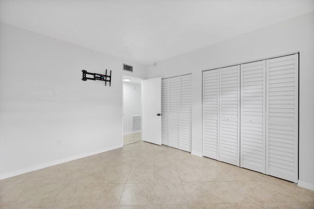 740 NE 199th Street 205g, Miami, FL 33179