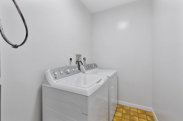 740 NE 199th Street 205g, Miami, FL 33179