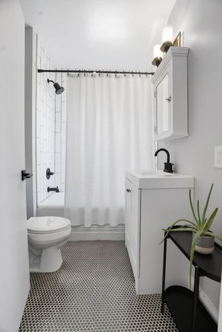 1355 Charles Avenue, Saint Paul, MN 55104