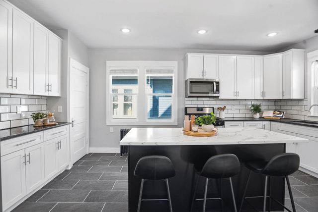 1355 Charles Avenue, Saint Paul, MN 55104