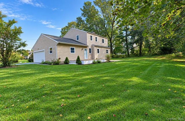 2 Salem Drive, Stony Brook, NY 11790