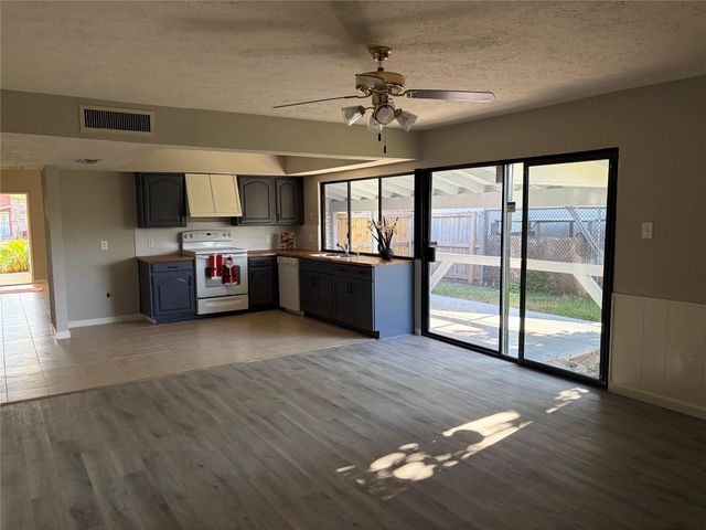 15730 Corsair Road, Houston, TX 77053