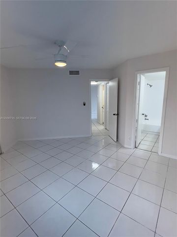 216 Lake Pointe Dr 224, Oakland Park, FL 33309
