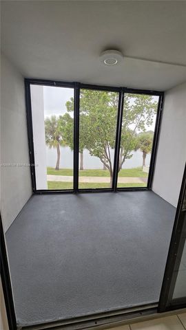 216 Lake Pointe Dr 224, Oakland Park, FL 33309