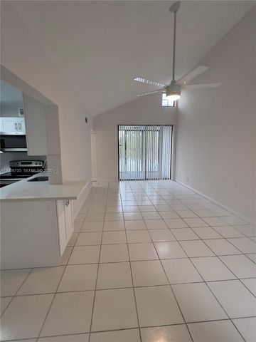 216 Lake Pointe Dr 224, Oakland Park, FL 33309