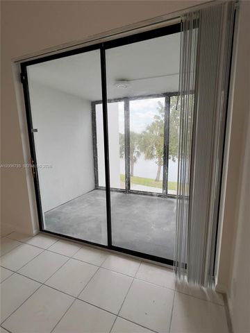 216 Lake Pointe Dr 224, Oakland Park, FL 33309