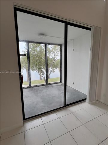 216 Lake Pointe Dr 224, Oakland Park, FL 33309