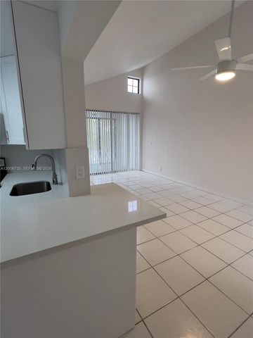 216 Lake Pointe Dr 224, Oakland Park, FL 33309