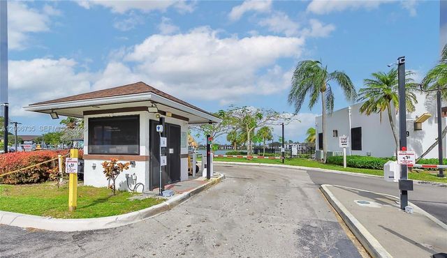 216 Lake Pointe Dr 224, Oakland Park, FL 33309